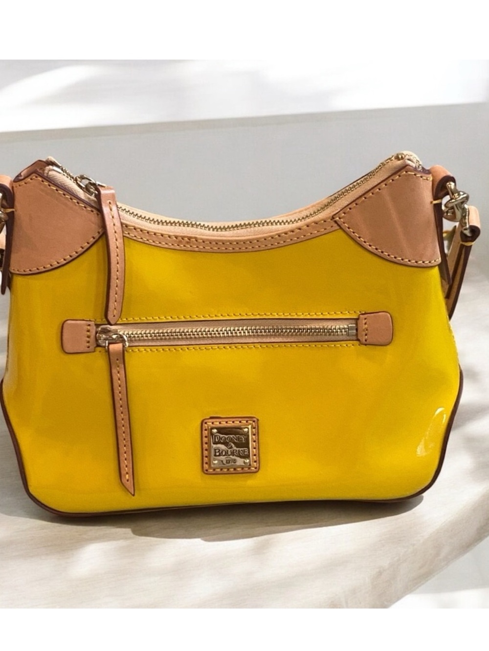 Stunning Yellow Dooney & Bourke Patent Leather Shoulder Bag EUC COA - Picture 8 of 15
